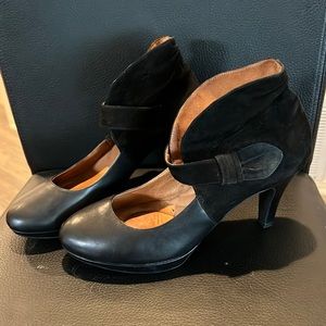 Indigo by Clarks Wessex Cross leather platform ankle strap pumps size 10